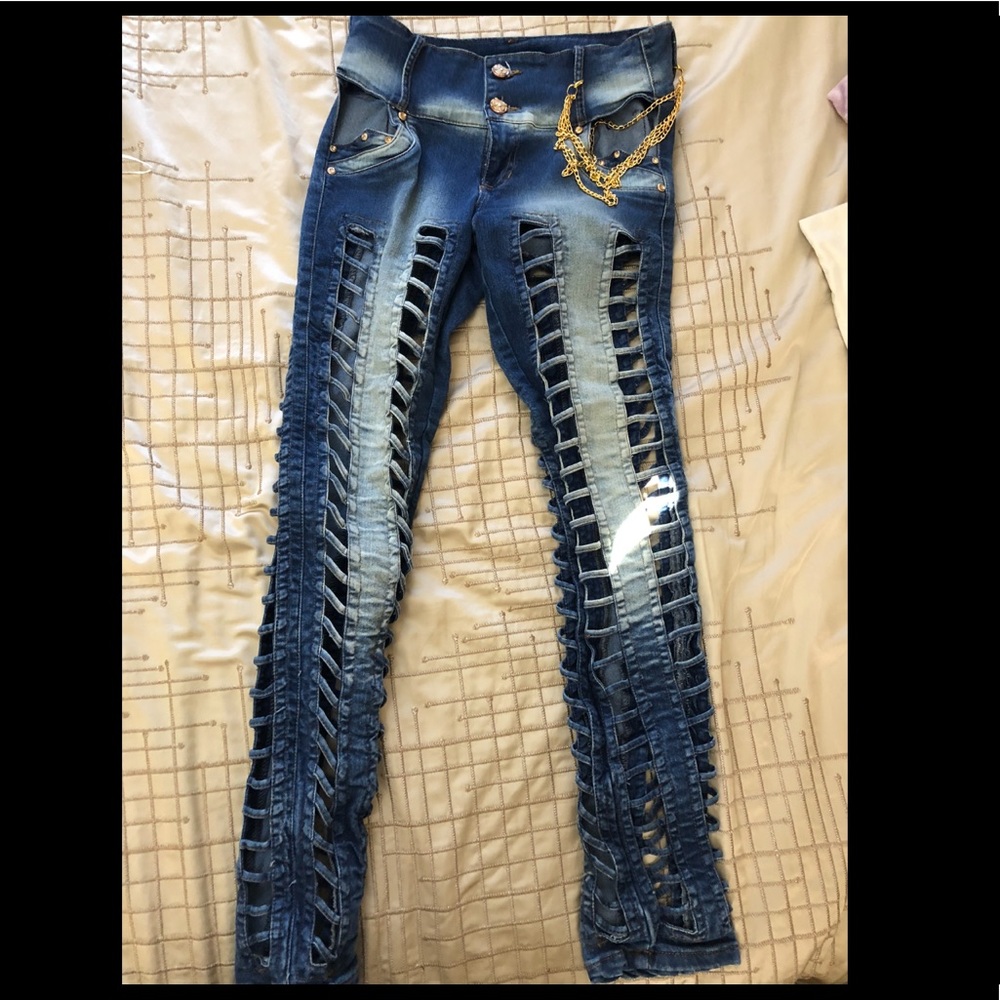 Colombian Cutout Jeans